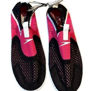Speedo women’s original‎ surf walker small (5-6 shoe size based on USA size) NWT